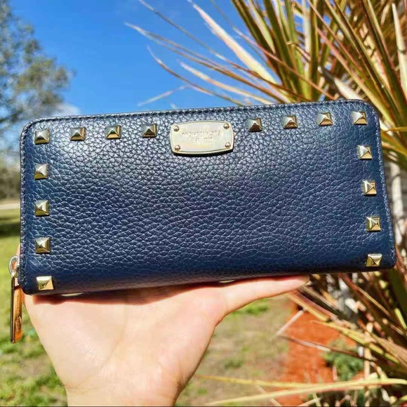Michael Kors Handbags - Gaby’sBags👜💕-NWT Michael Kors Zip Around Wallet